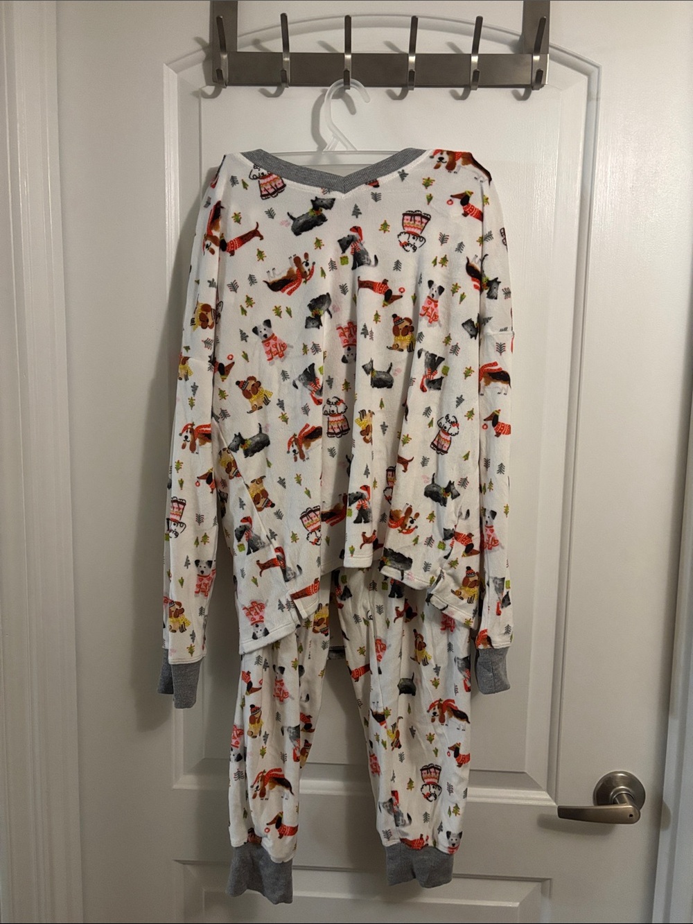 Cuddl Duds White Holiday Animal Print Women's Pajama Set
